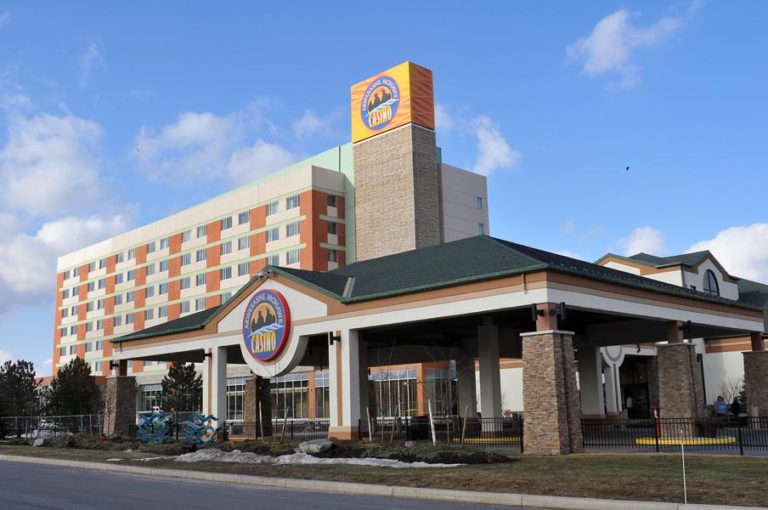 hotels near akwesasne mohawk casino resort